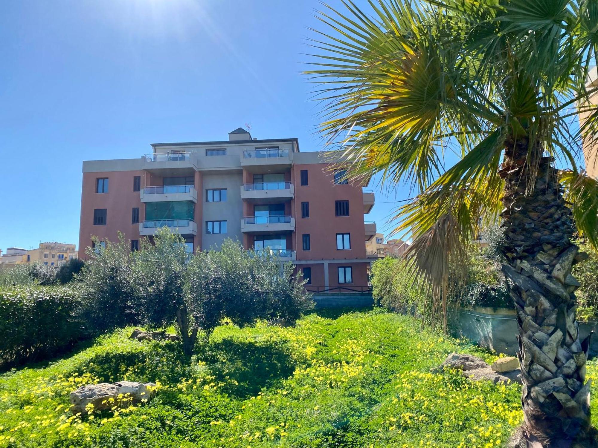 Penthouse Le Isole Apartment Marsala Exterior photo